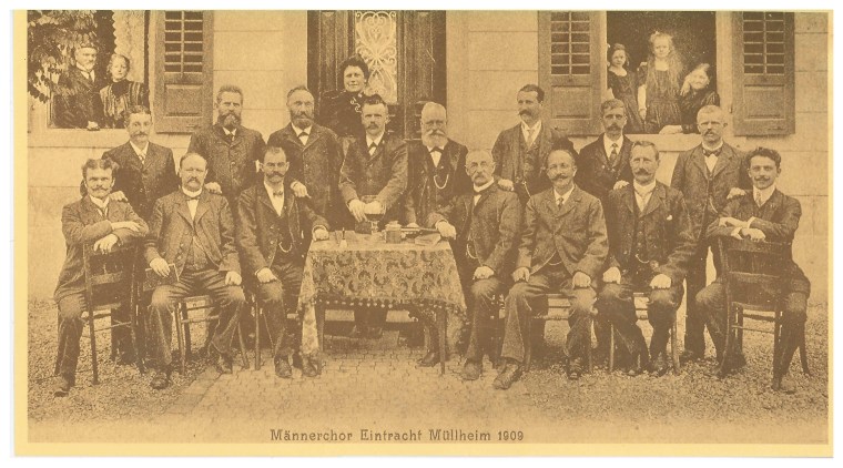 Männerchor Eintracht_vor dem Restaurant